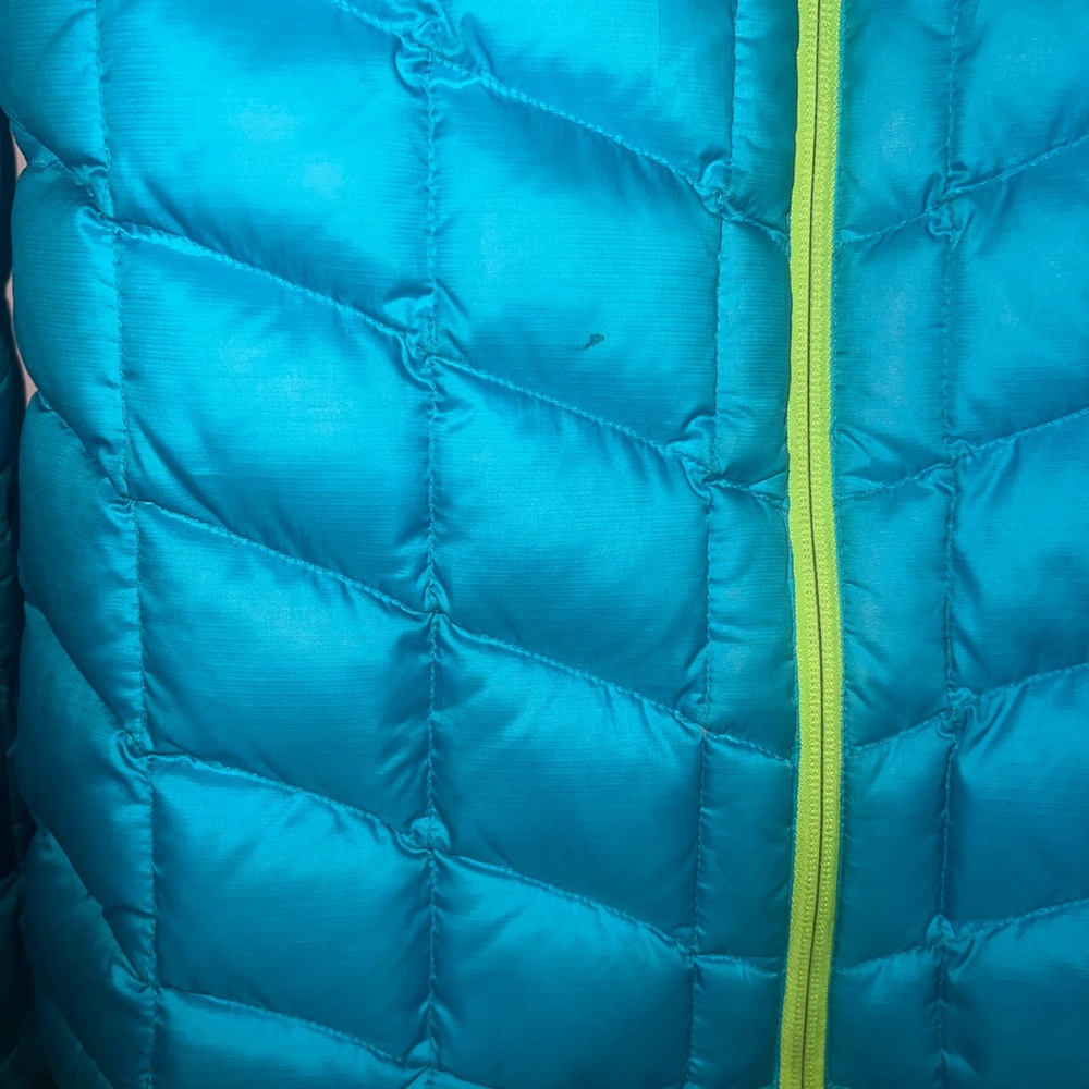 Marmot Teal Puffer Jacket with Lime Zippers - Picture 3 of 4